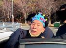 袭击李在明男子正面照曝光：戴粉丝皇冠 行刺前笑容满面