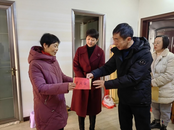 蚌山區人大一行走訪慰問雪華鄉（宏業村街道）第四社區困難殘疾人家庭
