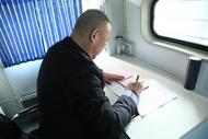 春運(yùn)中的安徽列車行李員，守護(hù)“無聲旅客”安全到站23年