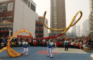 臨泉縣志愿者助力幼兒園慶新年逛“廟”會特色活動