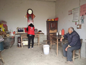 葉集區三元鎮橋元村新時代文明實踐站開展“關愛孤寡老人 清潔居家環境”志愿服務活動