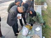 山东一男子流落阜南 志愿者自掏腰包驱车送其回家