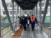 船員腹痛休克 跨江緊急救援
