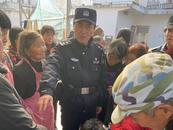娃娃鱼误闯无为一农家院 被放归长江