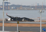 羽田机场撞机事故中日航客机的话音记录器已被找到