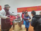 “﻿四九”遇上“腊八”，寒冬里这群“好人”为居民免费送腊八粥