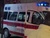柳州救護(hù)車在小區(qū)門口被私家車擋住追蹤  患者家屬：要追究車主和物業(yè)法律責(zé)任
