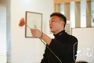 95后小伙出生插花世家與花結緣 一雙巧手不輸女性