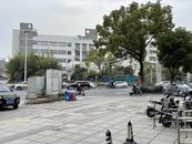 新闻曝光之后｜芜湖一路口违停的多辆三轮车已被清理
