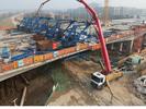 G206涡河八桥南岸跨堤桥中跨顺利合龙