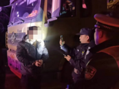 六安一超限車輛強闖檢查點，駕駛員被行拘