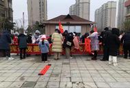 宜秀區(qū)大橋街道圣埠社區(qū)：書寫春聯(lián)傳民俗 “學習強國”迎新春