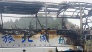 一滿載客車在湖南瀏陽境內起火！車輛上半部分只剩框架 未造成人員傷亡