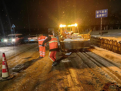 合肥公路人“夜戰(zhàn)”風(fēng)雪保通暢