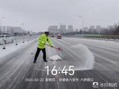 以雪為令，六安交警戰風雪保暢通
