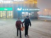 合肥一老人外出買藥迷路，民警安全送她回家