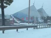 湖南常德一加油站頂棚坍塌 當地政府：因積雪和凍雨所致，未造成人員傷亡