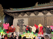 山西一文保單位外有人跳“科目三” 網民質疑現場閃光燈會損傷文物 當地文旅局回應