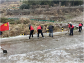 懷寧清河：志愿者鏟雪除冰保暢通  