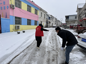 裕安區城南鎮紫園村開展除雪志愿服務活動