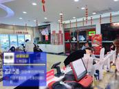 供水果送玫瑰人氣旺，六安這家福彩店春節不打烊