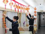 視頻記錄儀全程監(jiān)控餐車內(nèi)臺(tái)做“放心餐”    合肥客運(yùn)段多舉措讓旅客安心回家