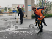 懷寧縣金拱鎮：非公黨員亮身份，鏟雪除冰顯擔當  