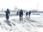 ?淮北市杜集區高岳街道：以動“制”凍，清雪除冰在行動 