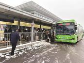 淮南公交戰(zhàn)冰雪，全力保障市民安全出行