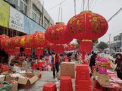 新春走基層|紅紅火火過大年，巢湖一社區(qū)街頭掛滿紅燈籠、春聯(lián)