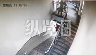 教學(xué)樓護(hù)欄斷裂小學(xué)生跌落進(jìn)ICU，媽媽：醫(yī)生說(shuō)孩子就算醒來(lái)也是智障