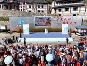 百場(chǎng)黃梅唱響百家景區(qū)  眾多名角在天柱山登臺(tái)獻(xiàn)唱