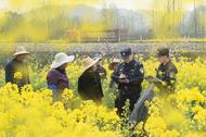 懷寧月山派出所：春來“警”入畫 “田間警務”護航春耕