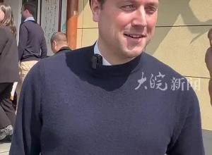 黄山“绿野仙踪”打响国际“村BA” 荷兰王国羊角村队主教练： 对篮球及带来的友谊同样热爱