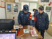 合肥一公交司机拾金不昧 12万元巨款物归原主