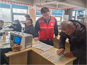 雪華鄉（宏業村街道）第二社區團支部居民醫保卡升級進社區，便民服務暖人心