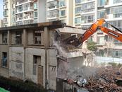 合肥市亳州路街道：年久失修“僵尸樓”被拆除