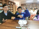 合肥长宁中心星瀚书海城市阅读空间举行“铃”听春韵—风铃涂鸦活动