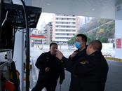 B太曝光加油站“缺斤少兩”還“偷稅”   新華社：4萬余臺作弊加油機流向全國
