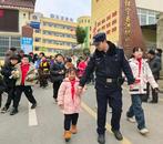 懷寧縣洪鋪派出所：站好“護學崗” 護航開學季