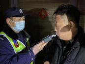 阜陽一男子醉駕棄車跳河，游到對岸被抓獲