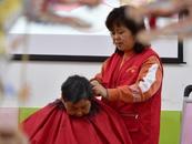 合肥一理发师义剪28年   残疾人和老人一律不收钱  