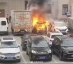 小車著火孩子留在車內被燒傷，當地多方回應