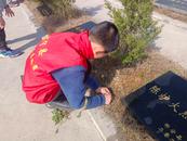 [網絡中國節·清明]懷寧縣洪鋪鎮：祭掃烈士陵園 緬懷革命先烈