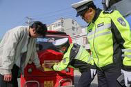 廬江：“一盔一帶”構建和諧交通環境