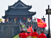 一路風(fēng)景一串典故！近2000人徒步壽縣古城墻