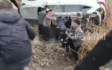 大皖正能量 | 与众人合力救下一车5人 安徽退役军人张振虎上榜全国见义勇为勇士榜