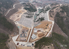 触目惊心！知名景区内毁林建公墓，谁干的？