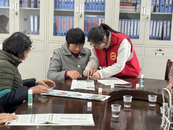 葉集區(qū)洪集鎮(zhèn)開展“變廢為寶——報紙DIY”復(fù)古手提包活動