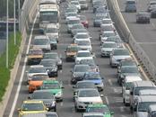 錯(cuò)過(guò)道口緊急停車 引發(fā)多車追尾 